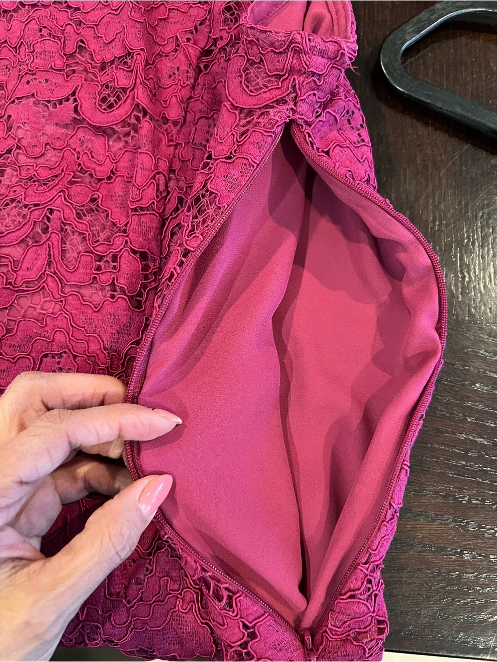 WHBM Lace Sleeveless Top Magenta Pink Size 12 Lined Mock Neck - Picture 4 of 6
